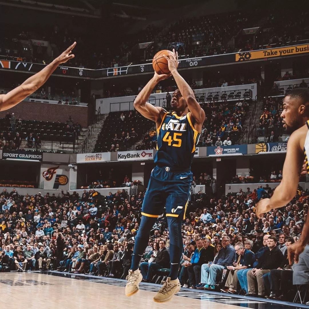 三是在英超 三是在英超